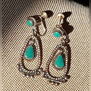 Vintage Turquoise zuni native American Silver Screw Back Earrings Southwestern